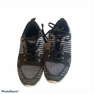 Adorable Vlado athletic shoes